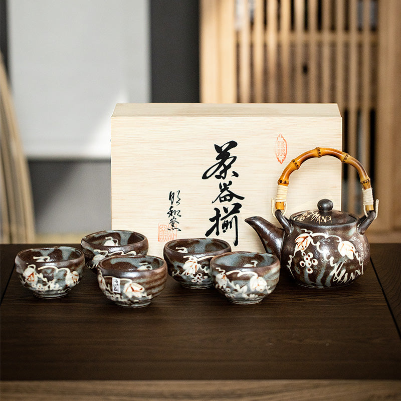 Shino Ware Haruaki Tea Set
